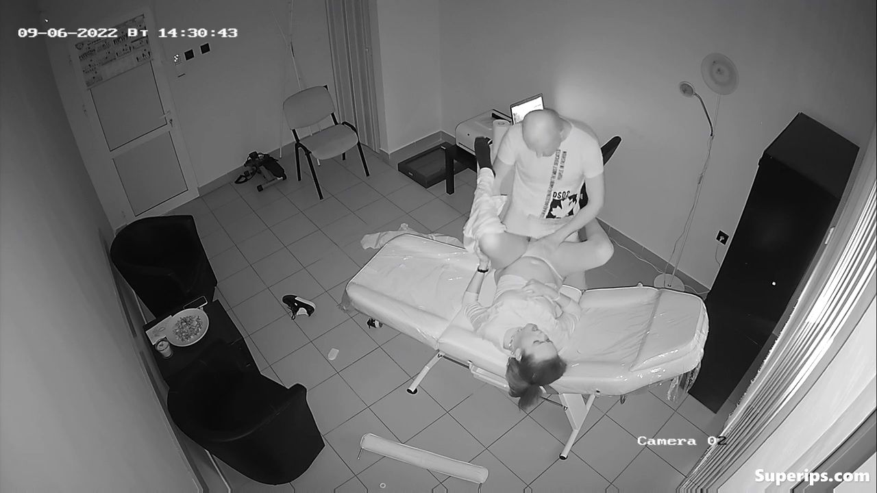 IPCAM – Old German doctor fucks his secretary IPCAM – Old German doctor fucks his secretary