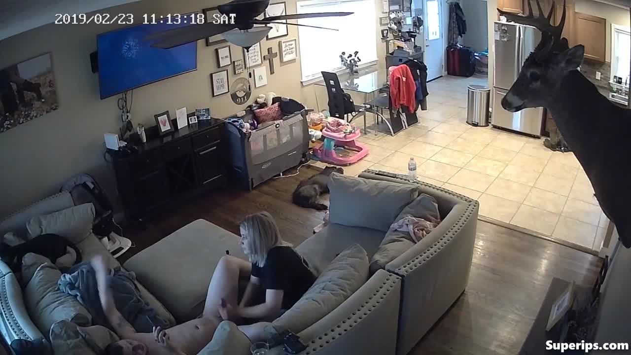 IPCAM – American college girl gives her boyfriend a jerk off IPCAM – American college girl gives her boyfriend a jerk off