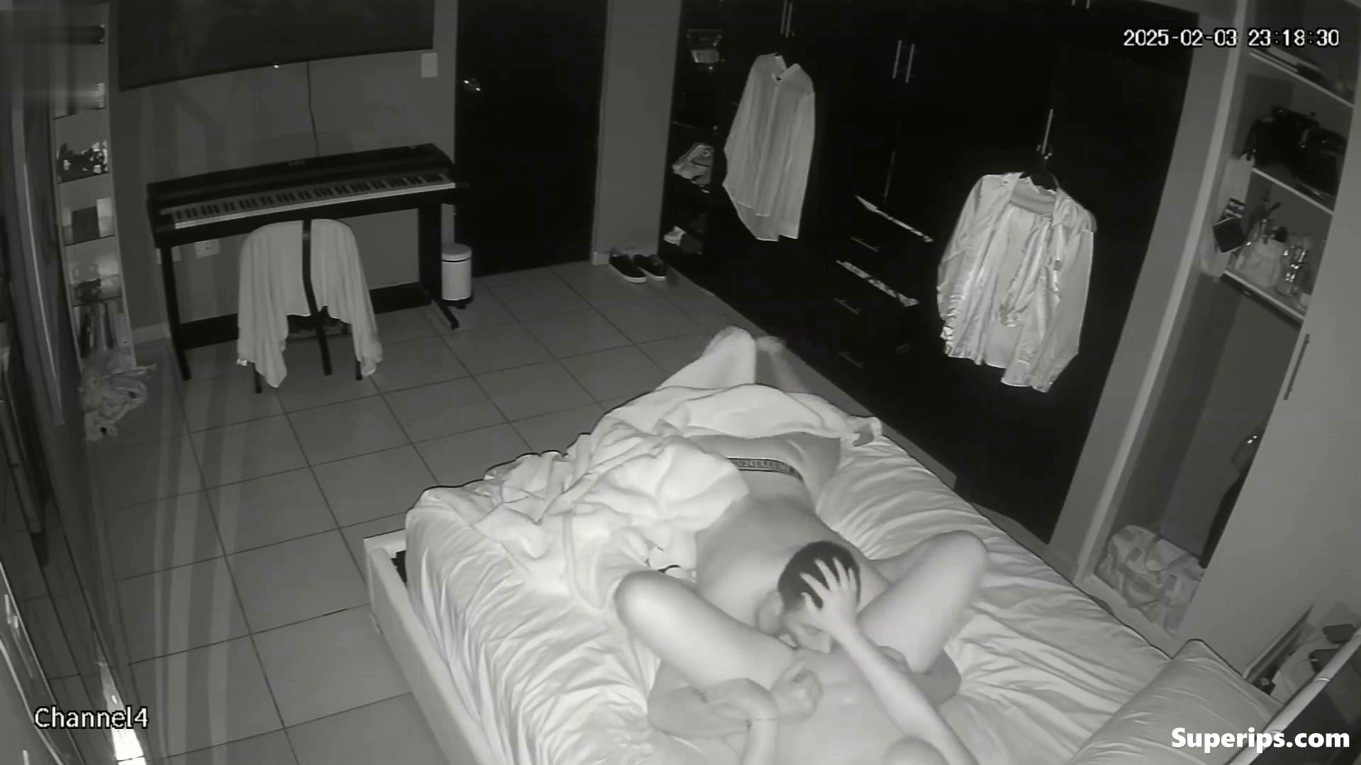 IPCAM – Married Latina woman receives oral sex IPCAM – Married Latina woman receives oral sex