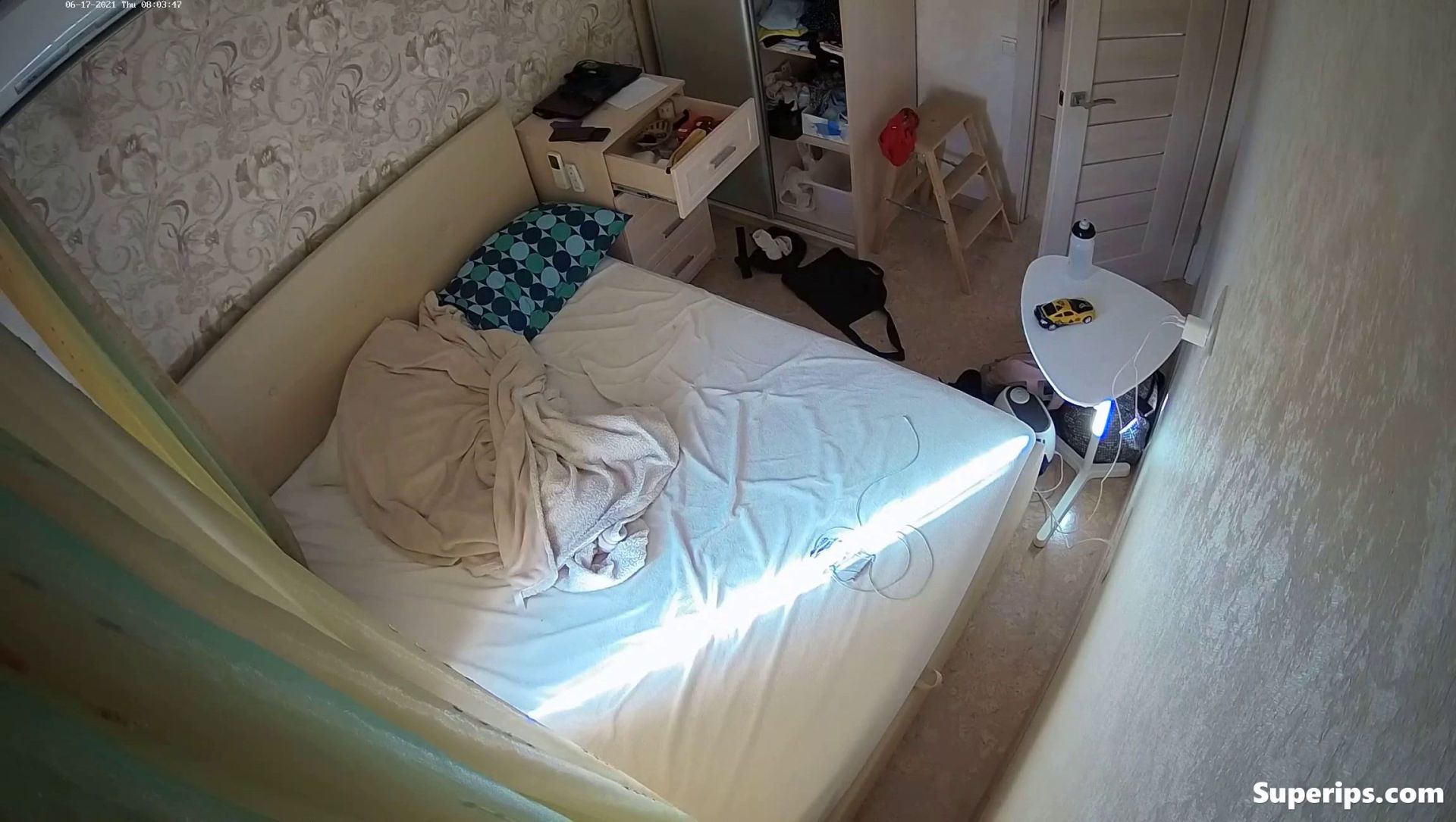 IPCAM – Naked Russian girl masturbates on her bed IPCAM – Naked Russian girl masturbates on her bed