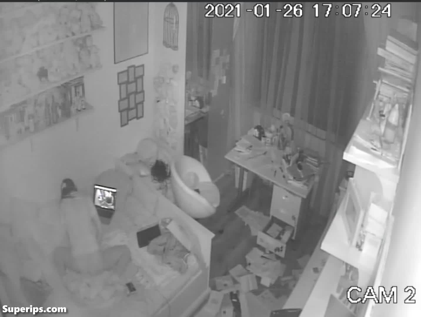 IPCAM – Petite American teen rubs her pussy on the pillow IPCAM – Petite American teen rubs her pussy on the pillow