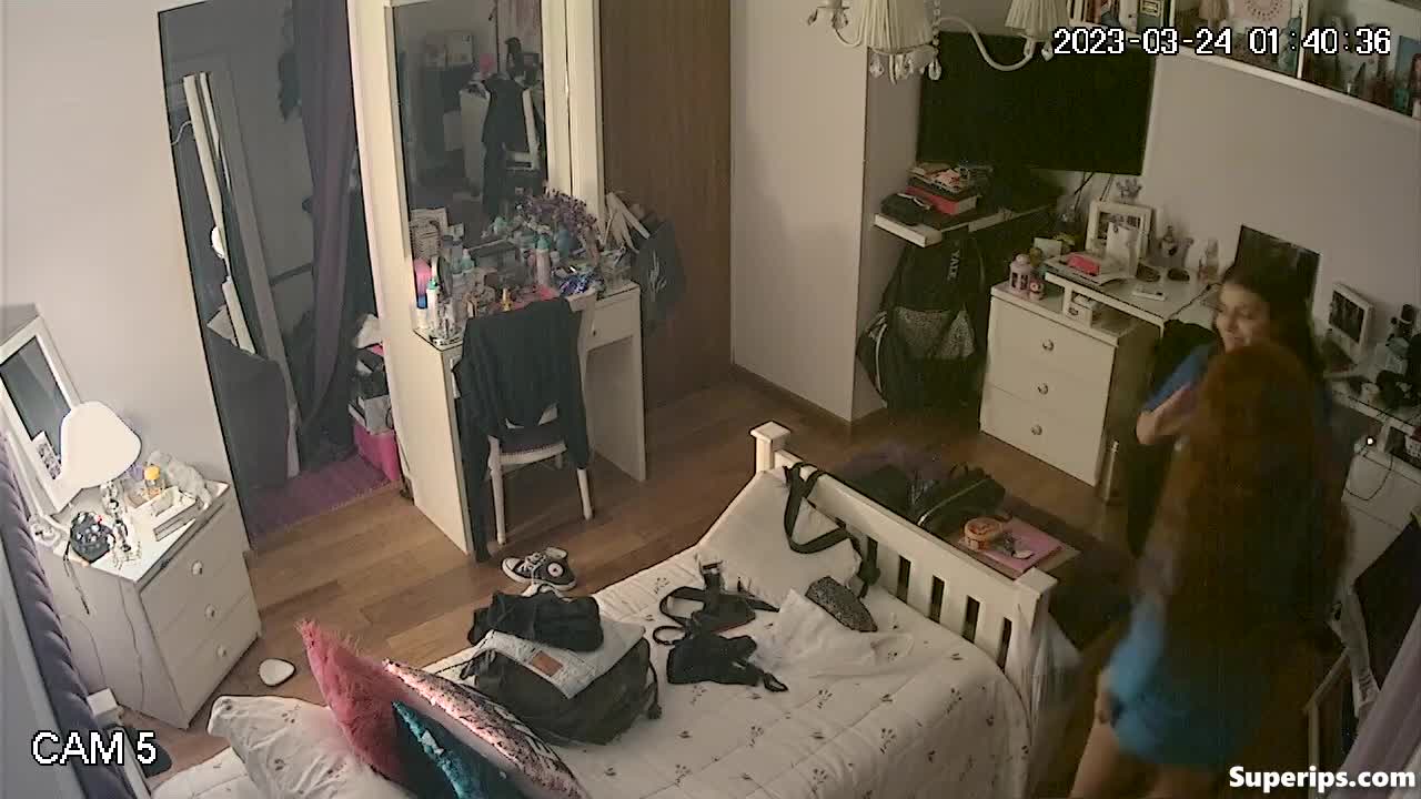 IPCAM – American lesbian teens are changing clothes IPCAM – American lesbian teens are changing clothes
