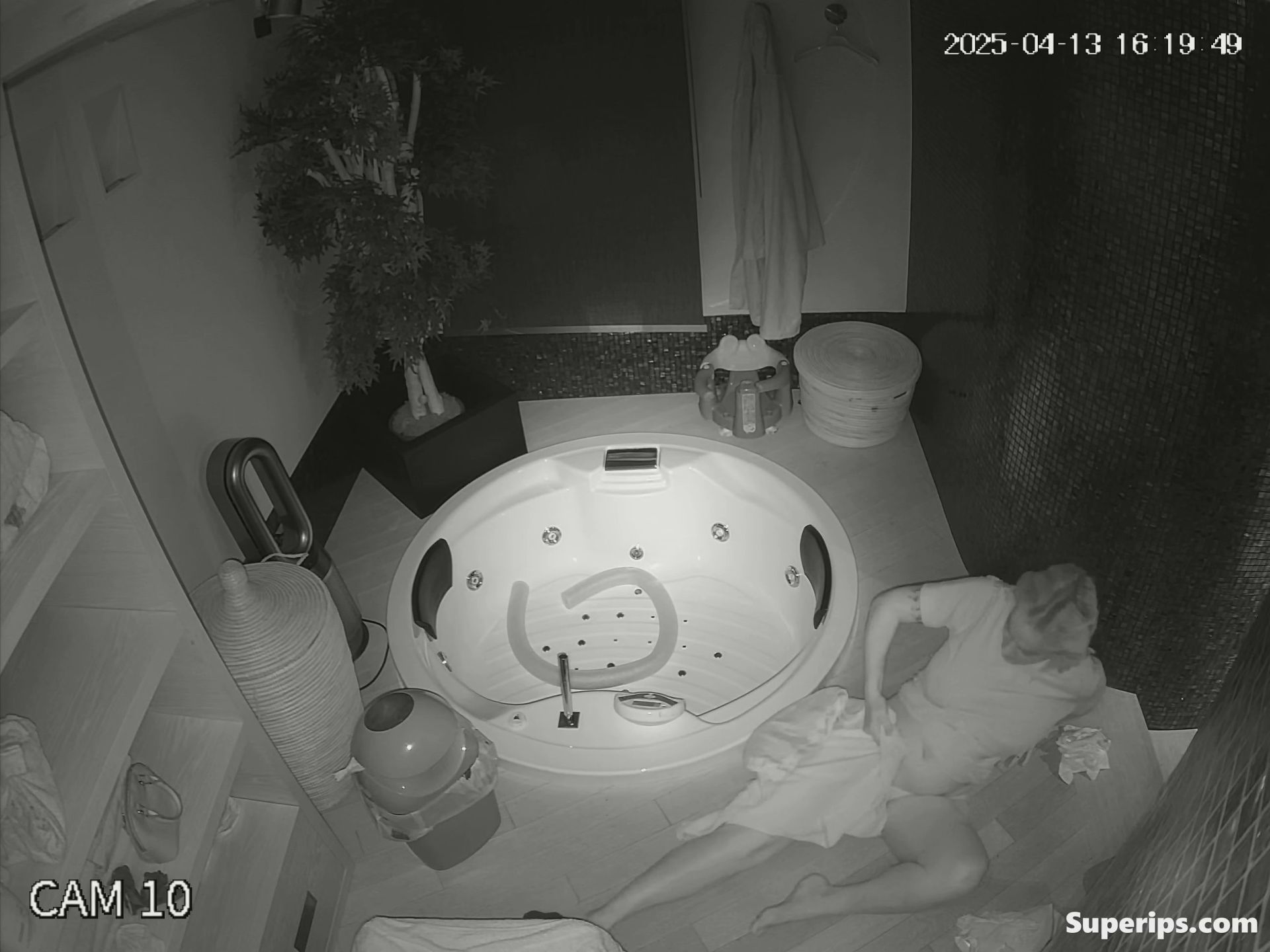 IPCAM – German MILF gets fucked in the bathroom IPCAM – German MILF gets fucked in the bathroom