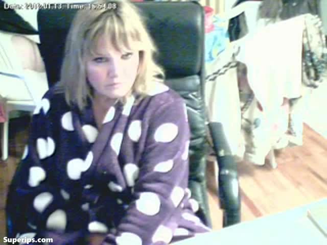 RAT Cam – German blonde mom masturbates watching porn RAT Cam – German blonde mom masturbates watching porn