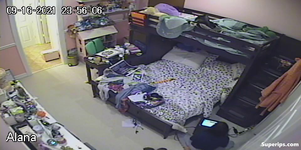 IPCAM – Cute Canadian girl masturbates watching porn IPCAM – Cute Canadian girl masturbates watching porn