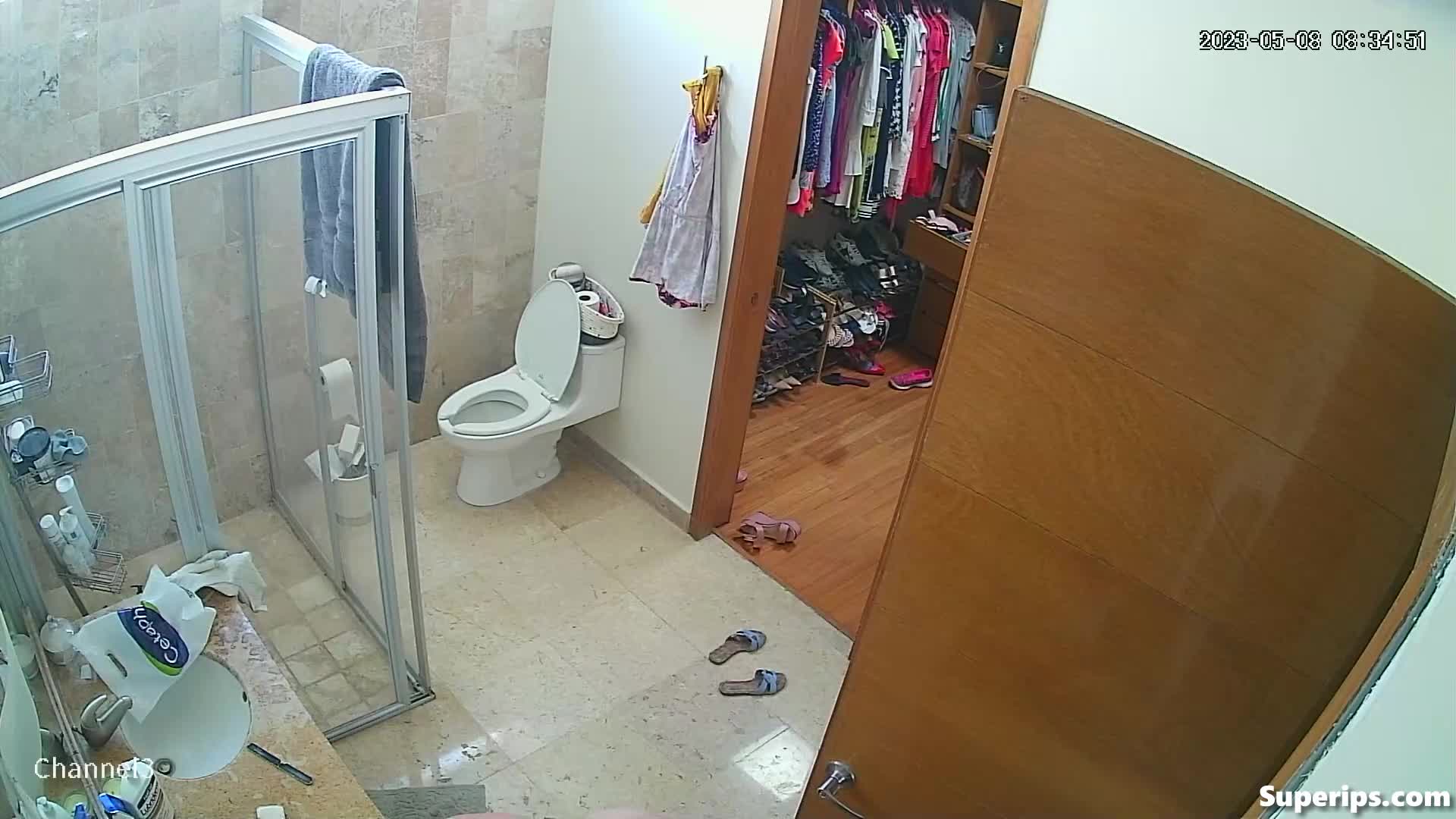 Spy toilet – Fat American woman uses the toilet several times Spy toilet – Fat American woman uses the toilet several times