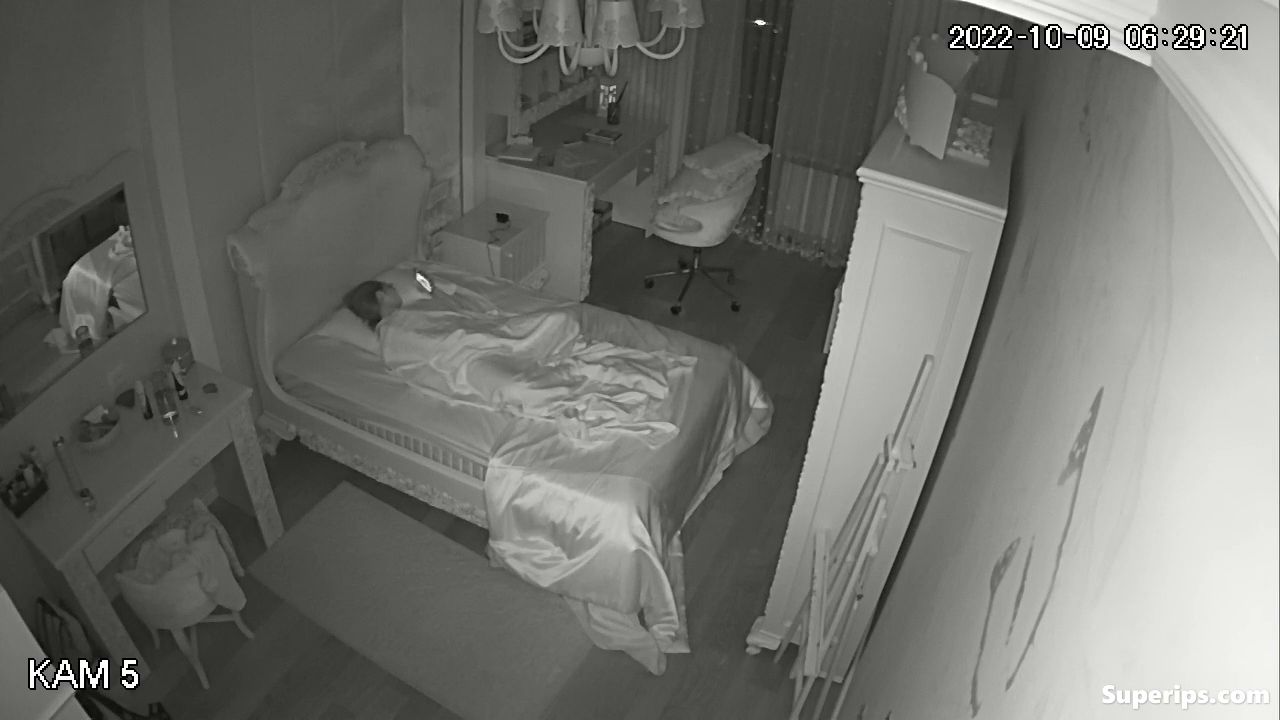 IPCAM – British nerdy girl masturbates for the first time IPCAM – British nerdy girl masturbates for the first time