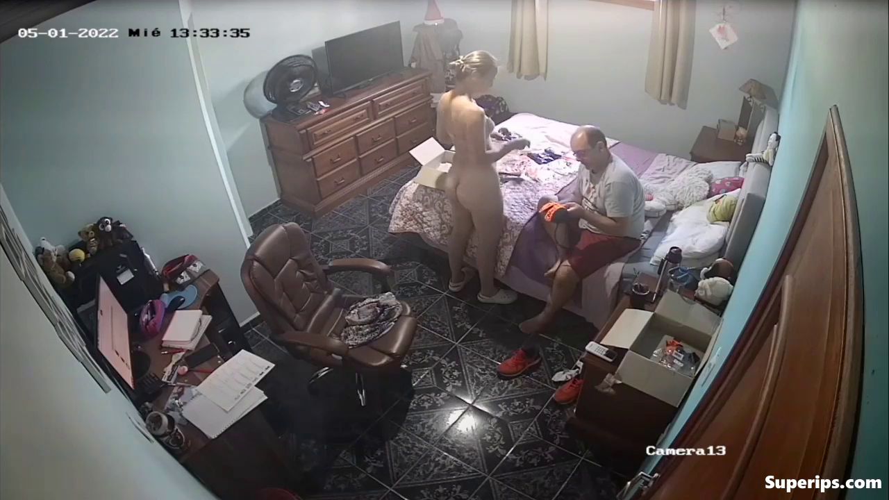 IPCAM – Naughty girl gets dressed in front of her husband IPCAM – Naughty girl gets dressed in front of her husband