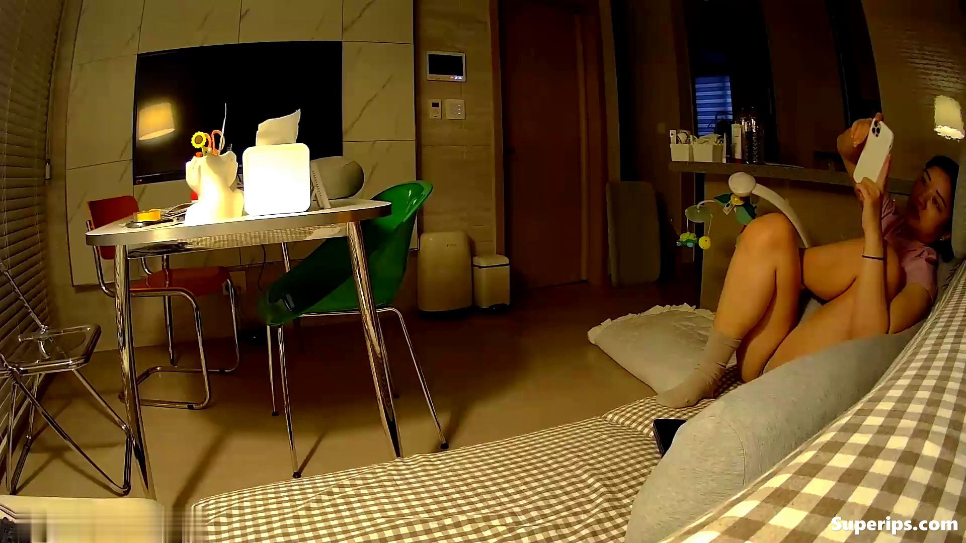 IPCAM – Korean mom tattooed in her living room IPCAM – Korean mom tattooed in her living room