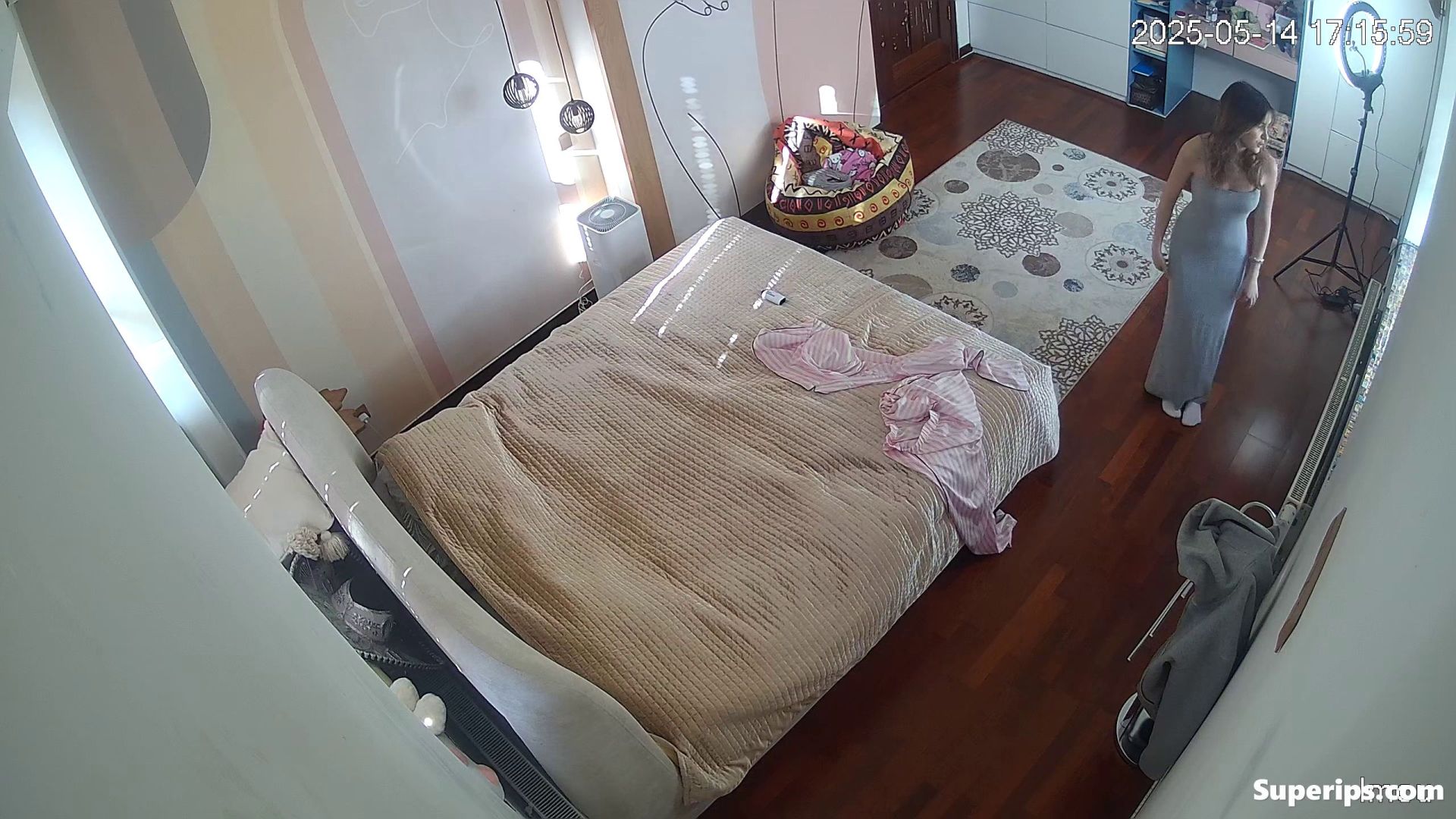 IPCAM – Petite German girl slowly changes her clothes IPCAM – Petite German girl slowly changes her clothes