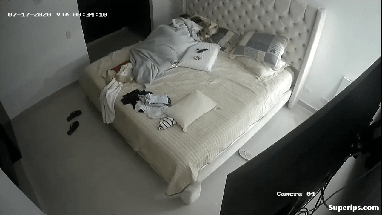 IPCAM – Mature Latina lesbians fuck on their bed IPCAM – Mature Latina lesbians fuck on their bed