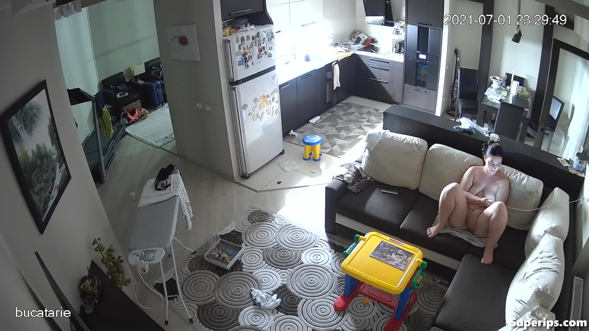 IPCAM – Busty mom masturbates naked on the couch IPCAM – Busty mom masturbates naked on the couch