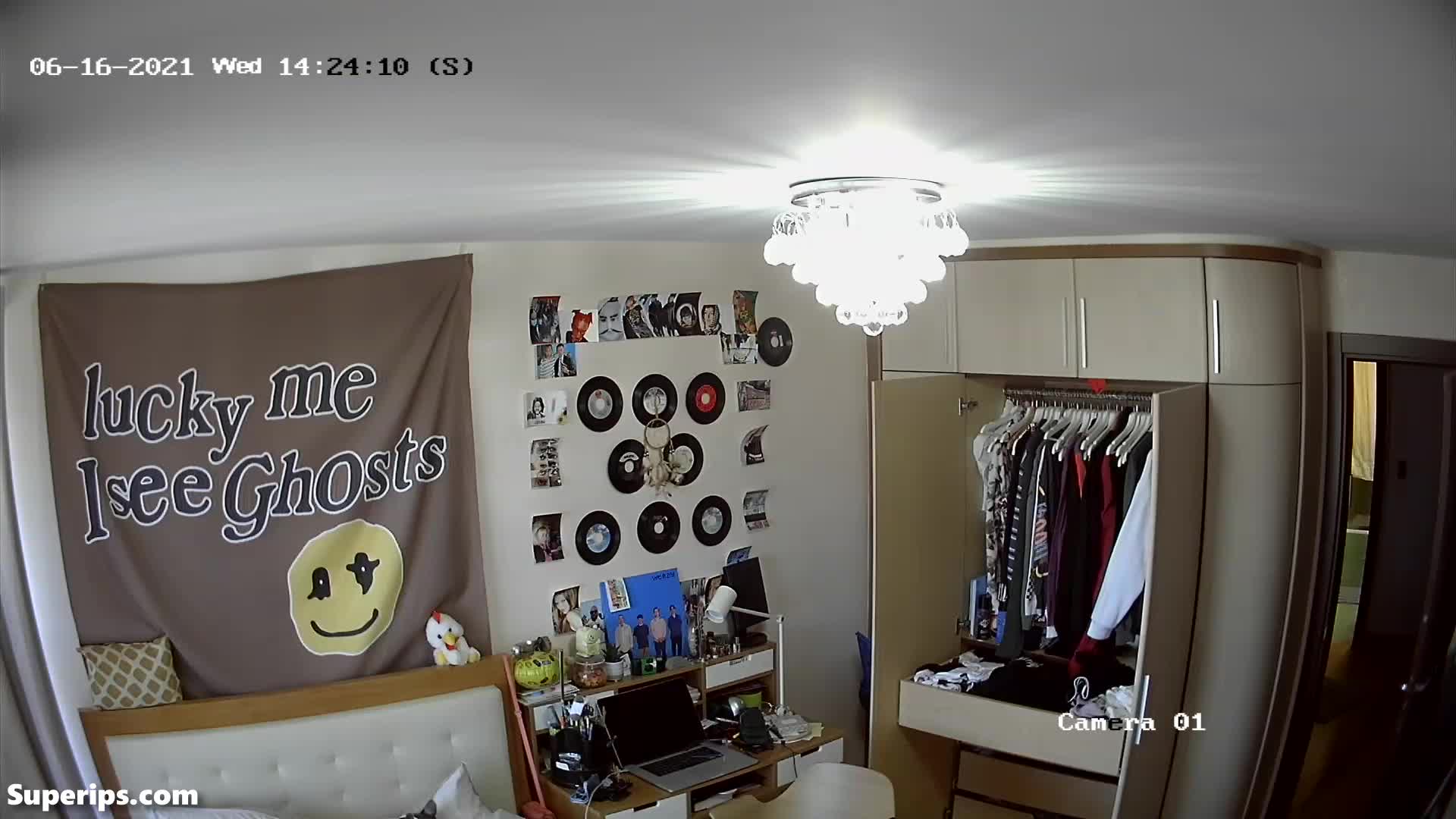 IPCAM – Gorgeous American teen changes her clothes IPCAM – Gorgeous American teen changes her clothes