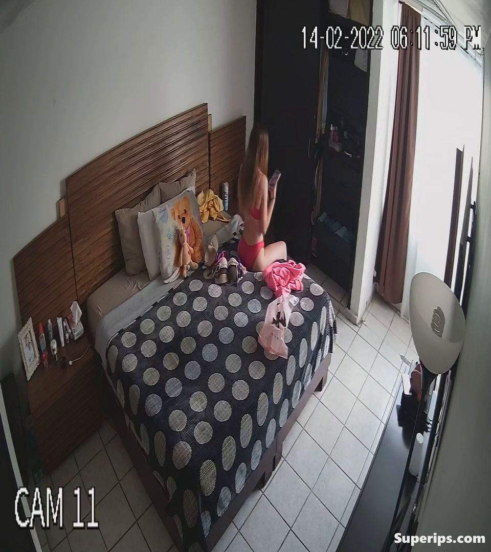 IPCAM – Cute busty girl takes sexy pictures IPCAM – Cute busty girl takes sexy pictures