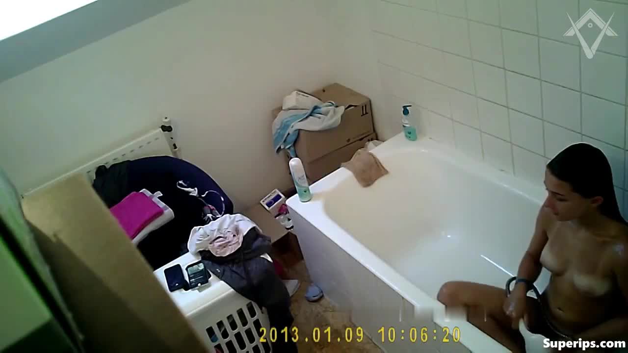 IPCAM – French teenager masturbates in the bathroom IPCAM – French teenager masturbates in the bathroom