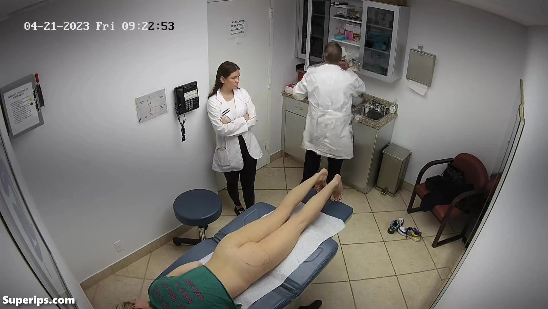 IPCAM – Old German doctor gropes a young blonde girl IPCAM – Old German doctor gropes a young blonde girl