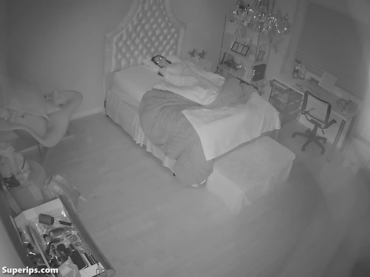 IPCAM – Tender young girl masturbates before going to sleep IPCAM – Tender young girl masturbates before going to sleep