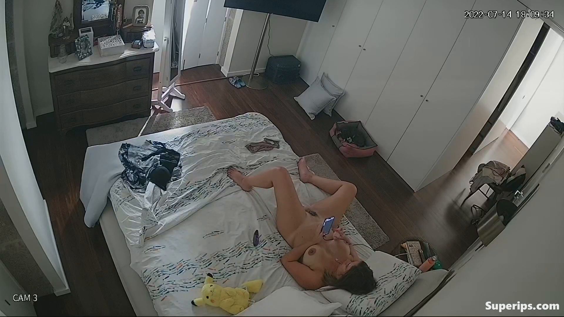 IPCAM – Busty French woman watching porn IPCAM – Busty French woman watching porn