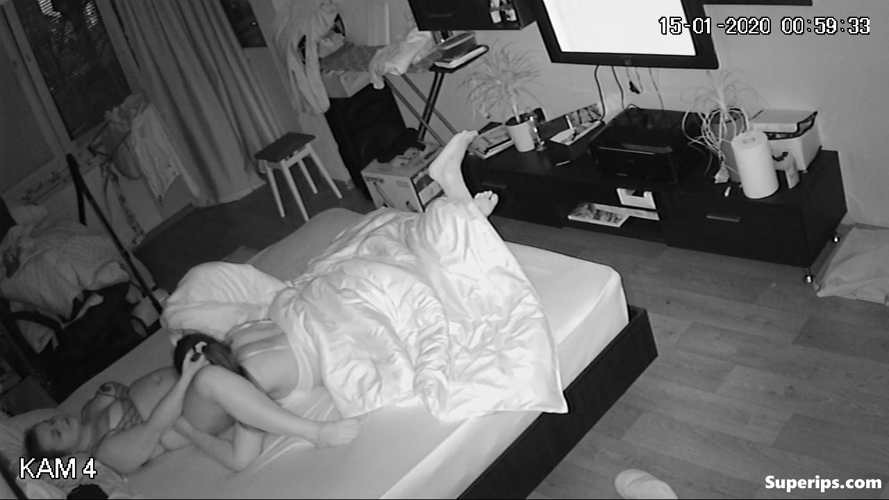 IPCAM – European MILF lesbians fuck brutally IPCAM – European MILF lesbians fuck brutally