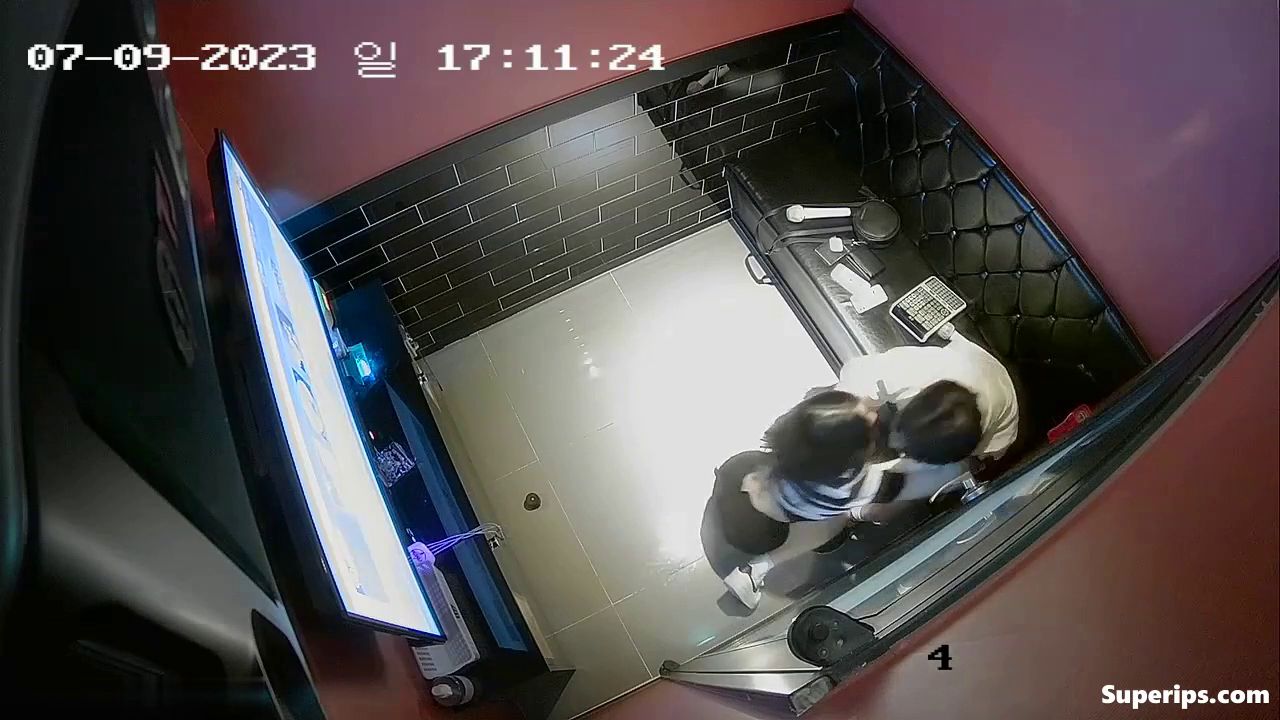 IPCAM – Korean couple in love groping each other IPCAM – Korean couple in love groping each other