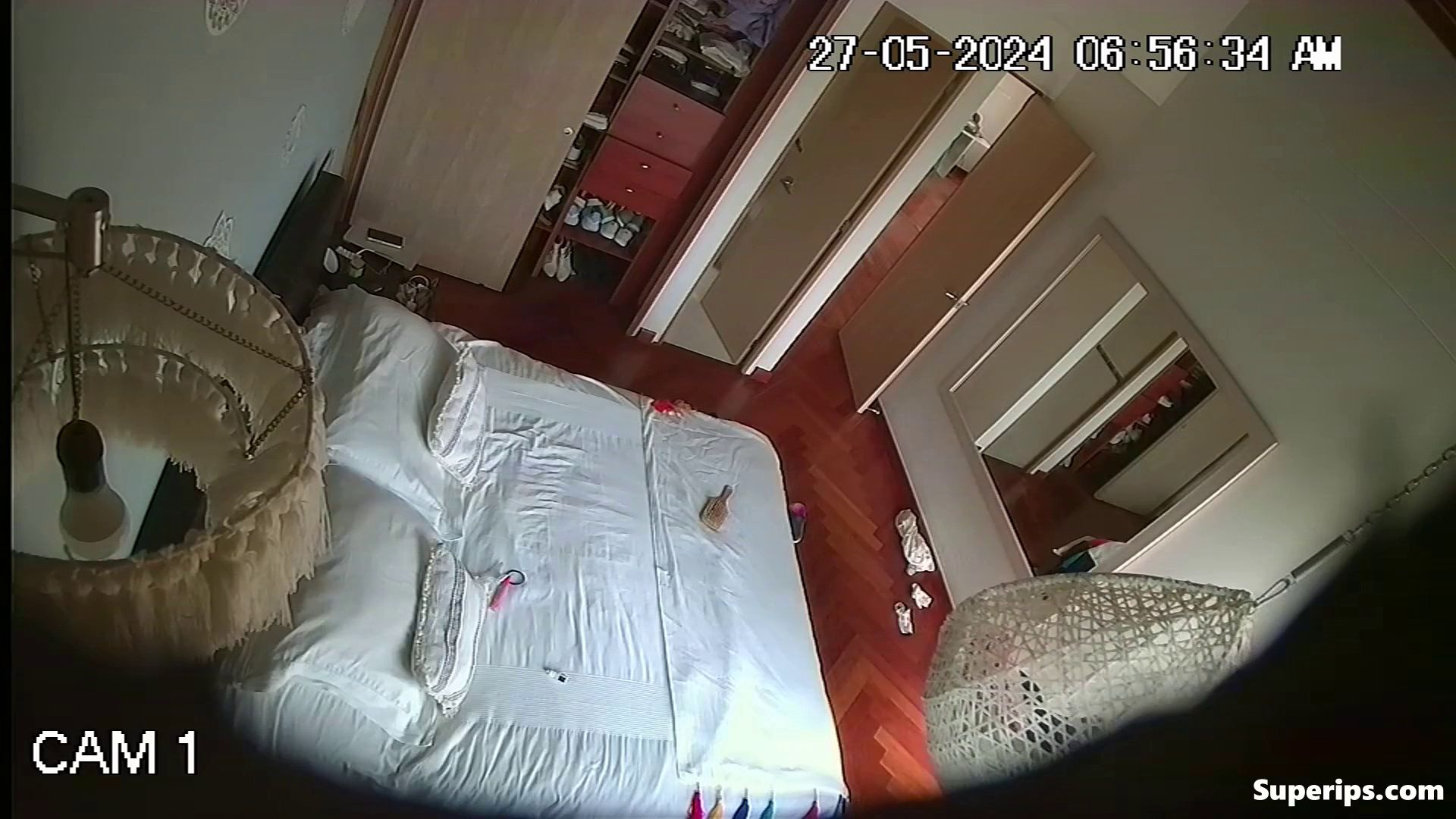 IPCAM – Latina college girl changes clothes quickly IPCAM – Latina college girl changes clothes quickly