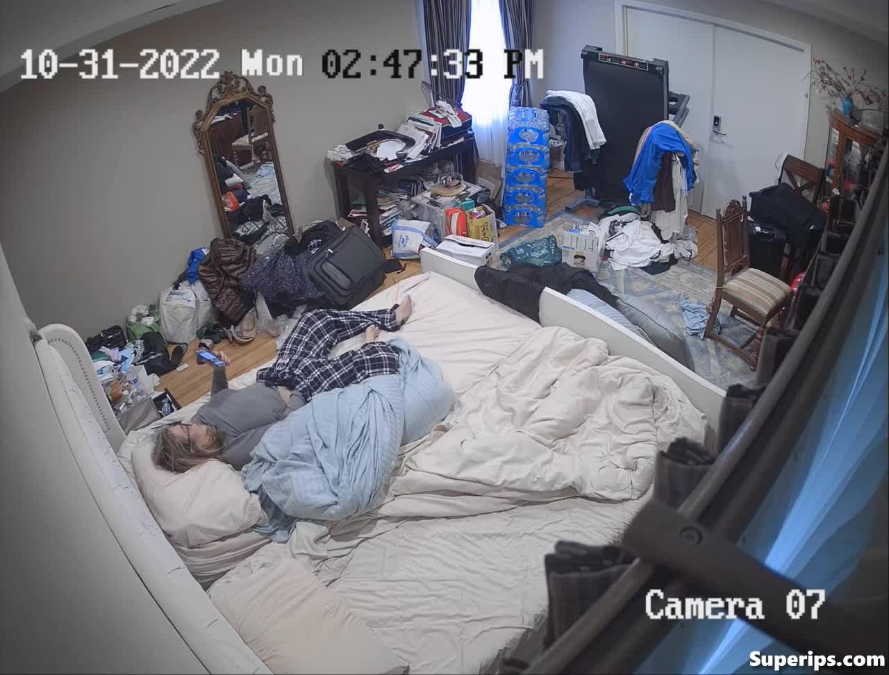 IPCAM – Busty British mom masturbates on her bed IPCAM – Busty British mom masturbates on her bed