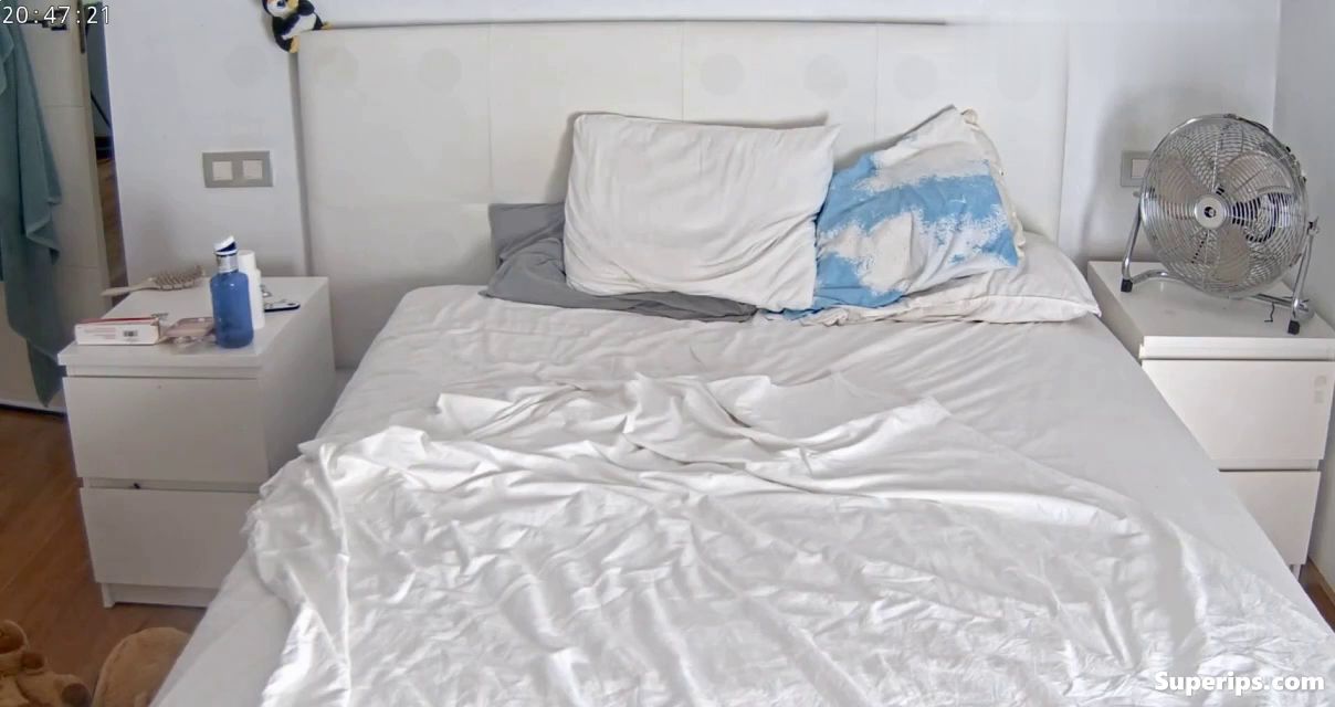 IPCAM – Chubby European girl slowly rubs her pussy IPCAM – Chubby European girl slowly rubs her pussy