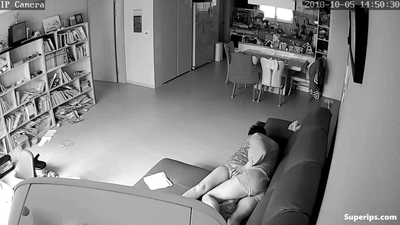 IPCAM – Korean woman is masturbated on the sofa IPCAM – Korean woman is masturbated on the sofa