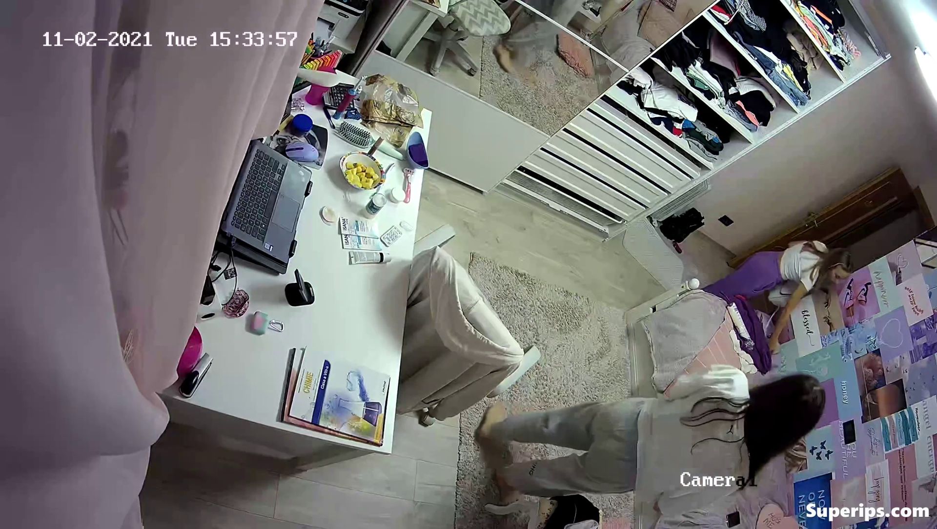 IPCAM – European teenage sisters changing clothes IPCAM – European teenage sisters changing clothes