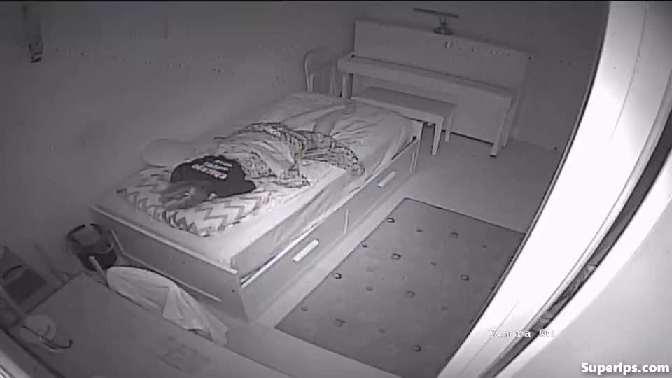 IPCAM – American blonde teen masturbates on her bed IPCAM – American blonde teen masturbates on her bed