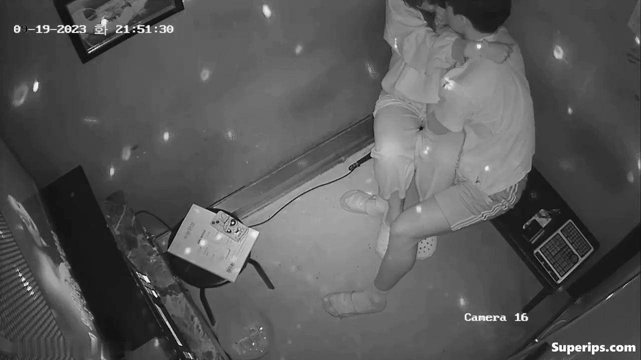 IPCAM – Asian teenage couple masturbate in karaoke IPCAM – Asian teenage couple masturbate in karaoke
