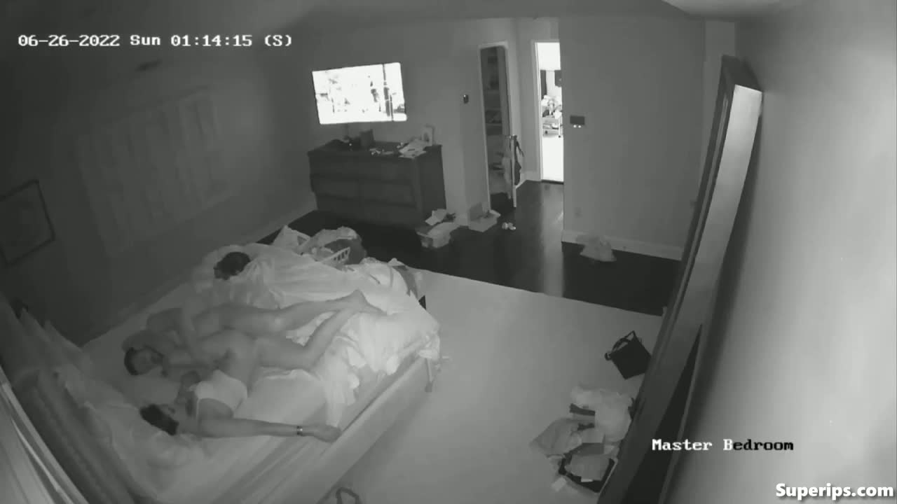 IPCAM – Young married couple fucks on their bed hard IPCAM – Young married couple fucks on their bed hard