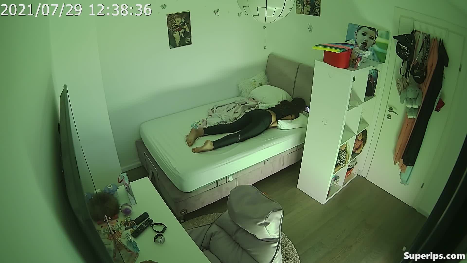 IPCAM – Naughty Italian teenager masturbates on her bed IPCAM – Naughty Italian teenager masturbates on her bed