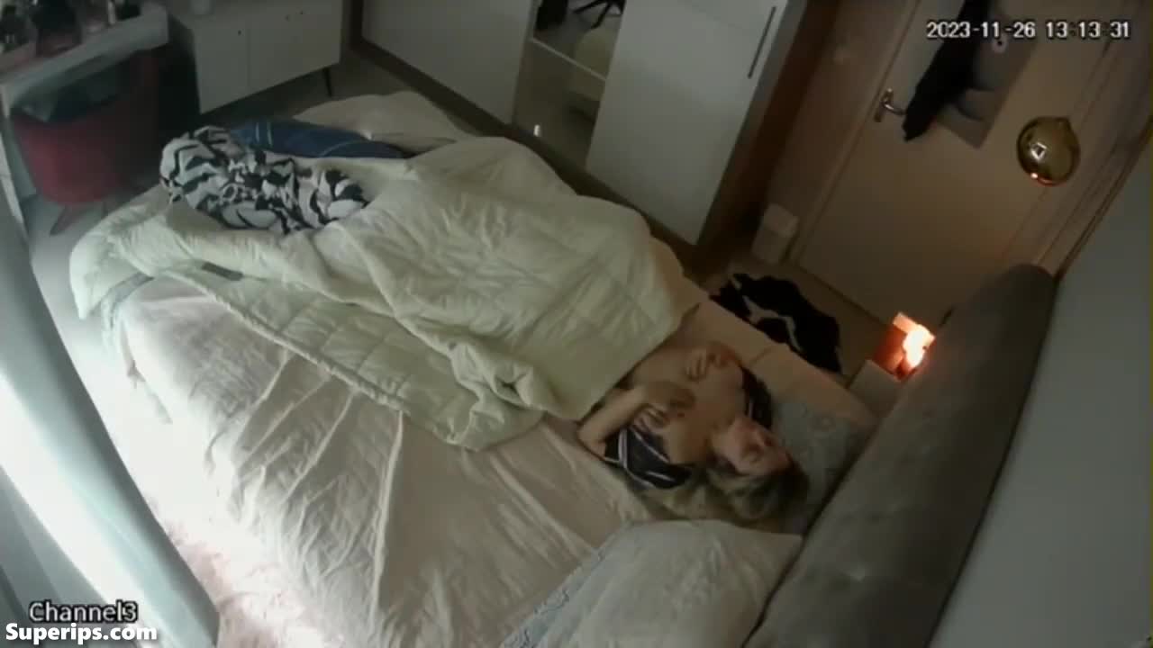 IPCAM – Fat white girl receives oral sex from her husband IPCAM – Fat white girl receives oral sex from her husband