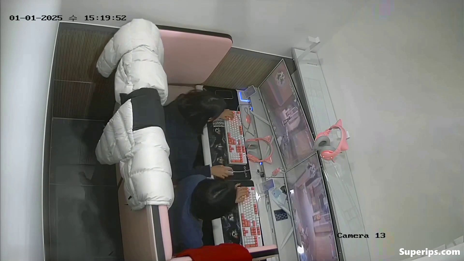 IPCAM – Korean gamer couple groping each other IPCAM – Korean gamer couple groping each other