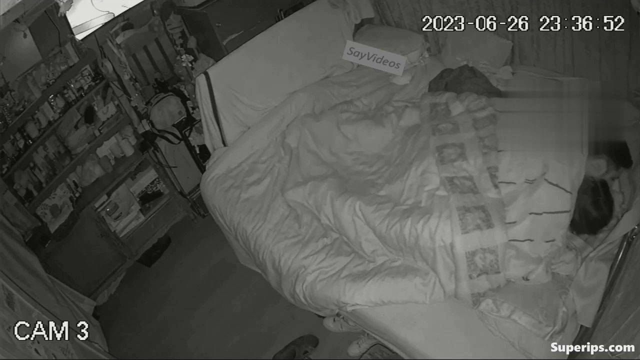 IPCAM – Mom Latina gets fucked under the sheets IPCAM – Mom Latina gets fucked under the sheets