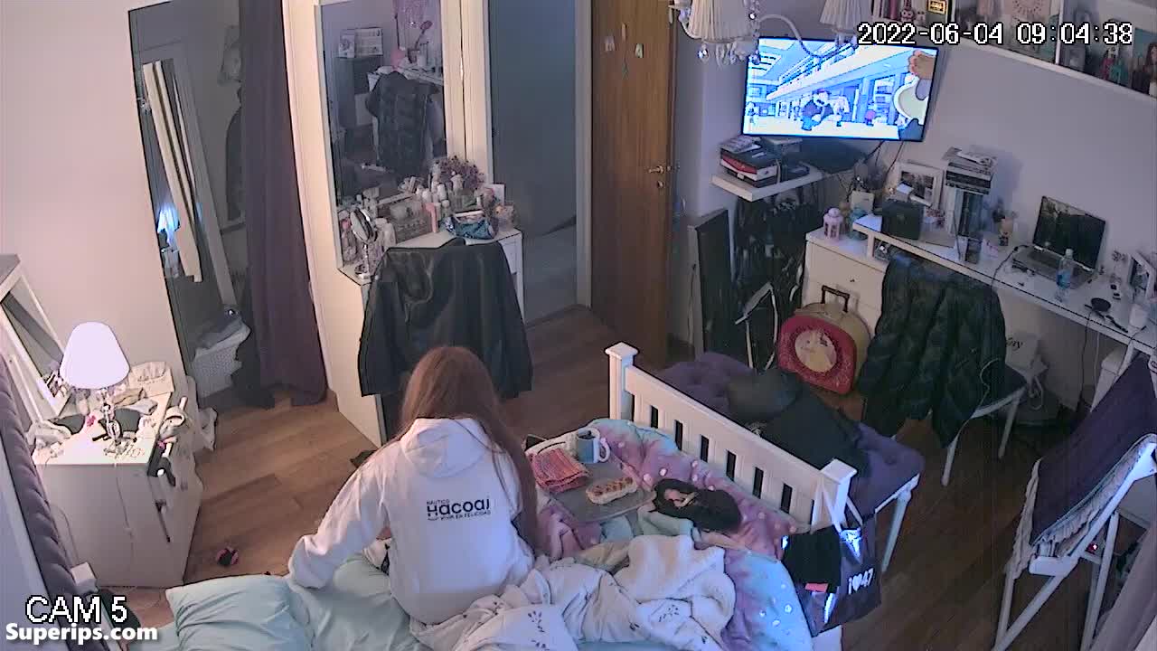 IPCAM – European redhead girl dresses for college IPCAM – European redhead girl dresses for college