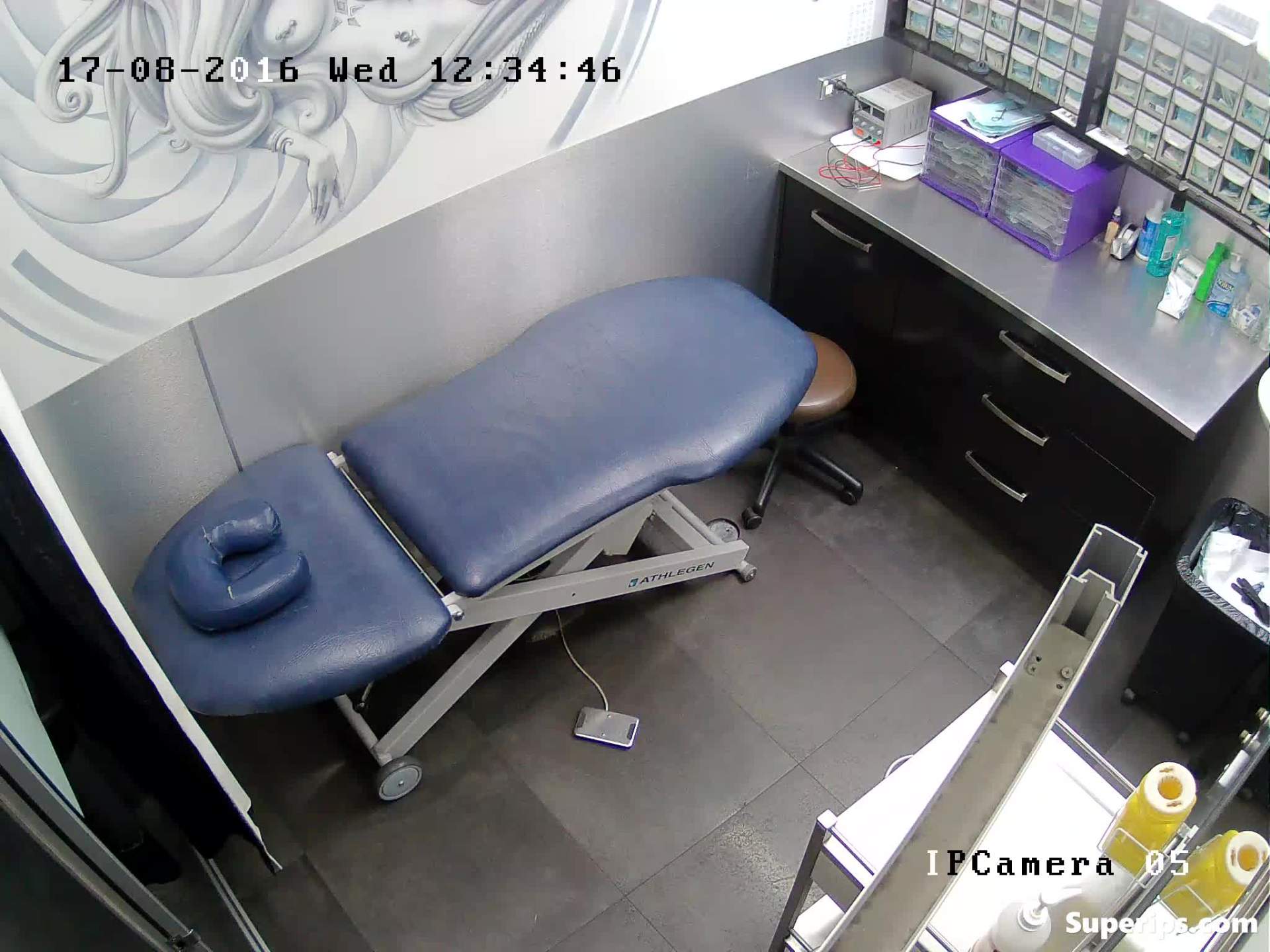 IPCAM – American blonde nurse gets her nipples pierced IPCAM – American blonde nurse gets her nipples pierced