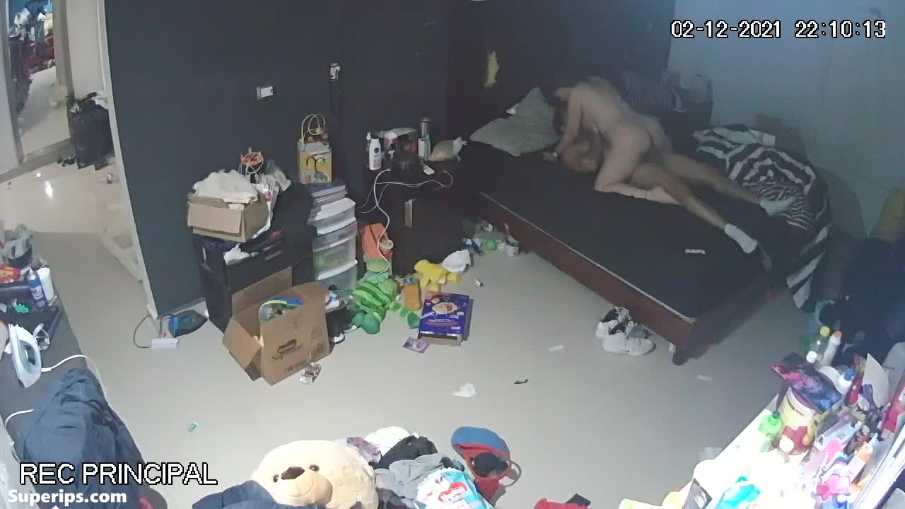 IPCAM – Busty Latina mom rides her husband IPCAM – Busty Latina mom rides her husband