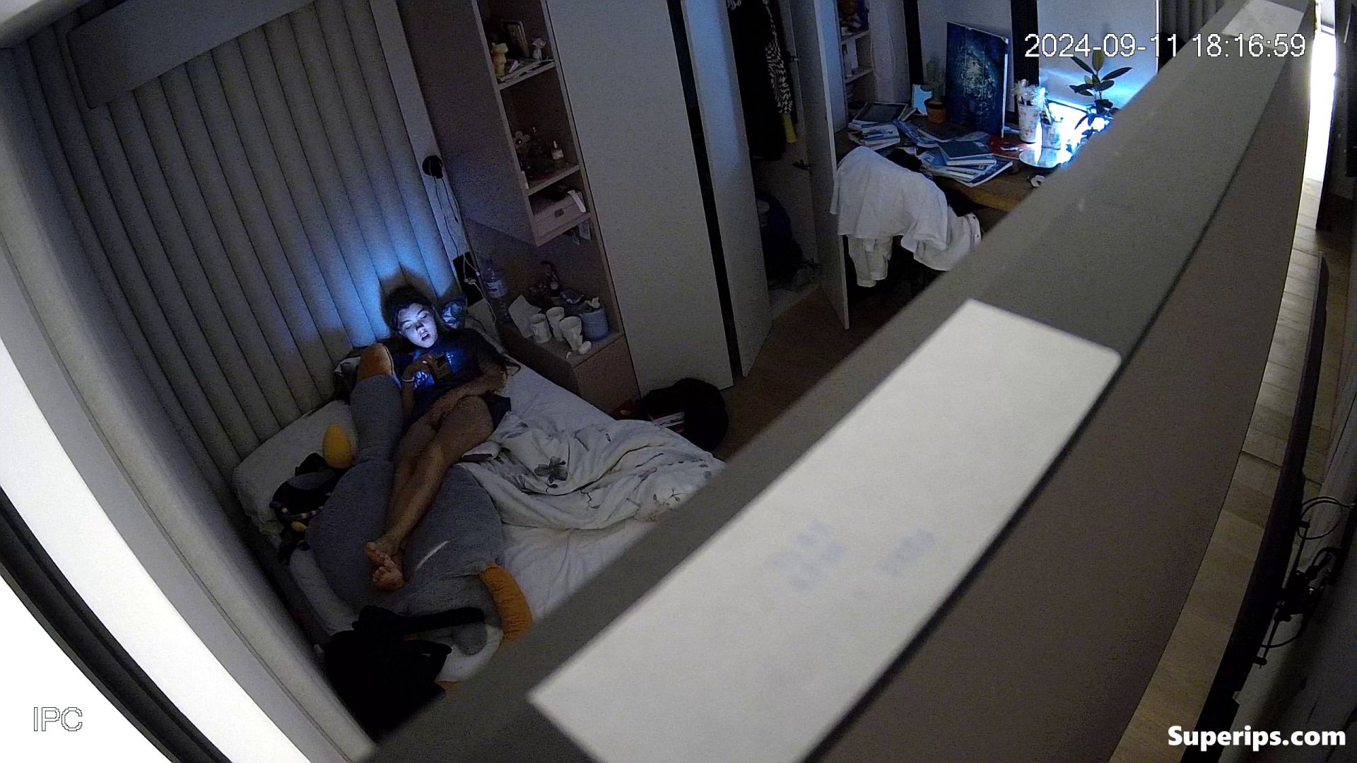 IPCAM – Petite British girl masturbates IPCAM – Petite British girl masturbates