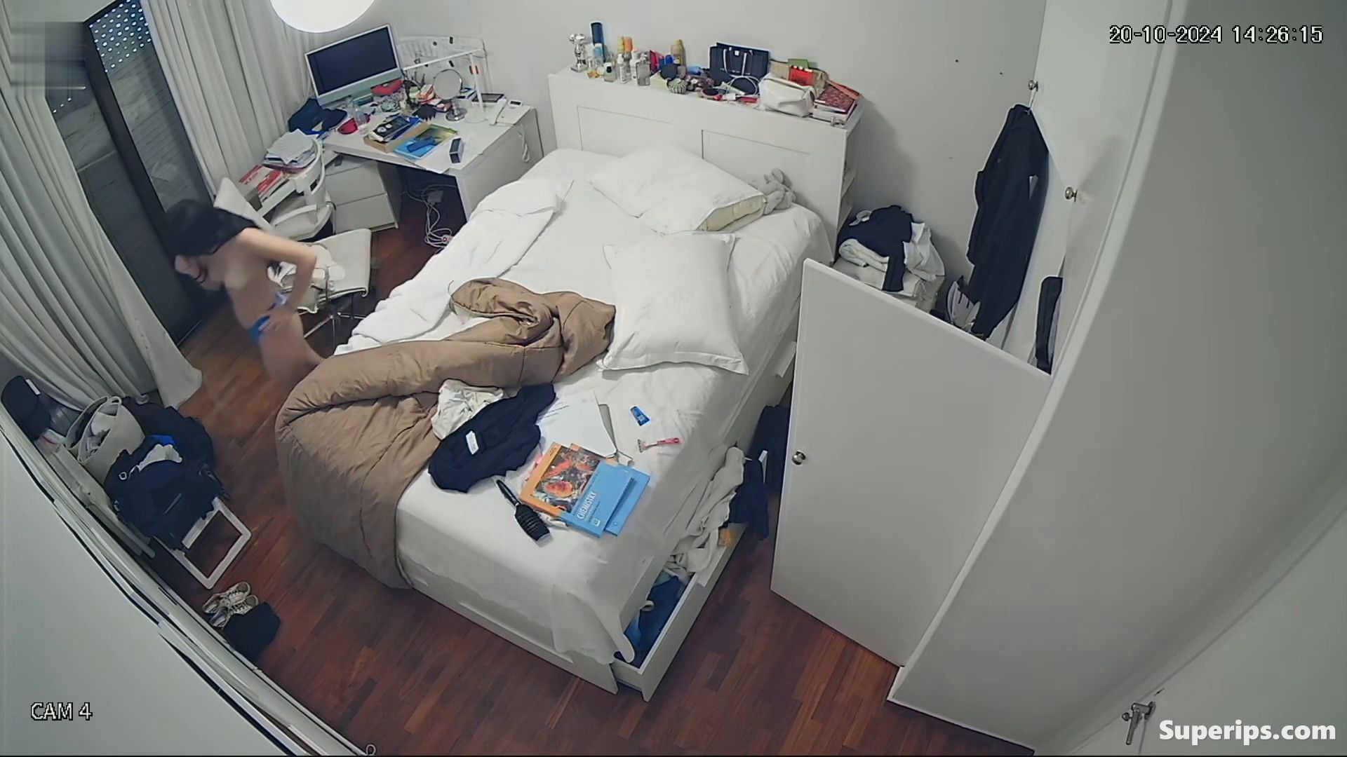 IPCAM – French teenage girl dresses in her room IPCAM – French teenage girl dresses in her room