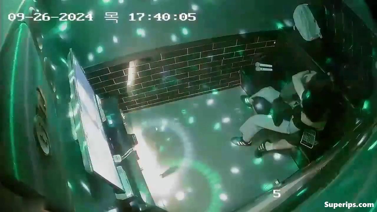 IPCAM – Korean college girl at karaoke IPCAM – Korean college girl at karaoke