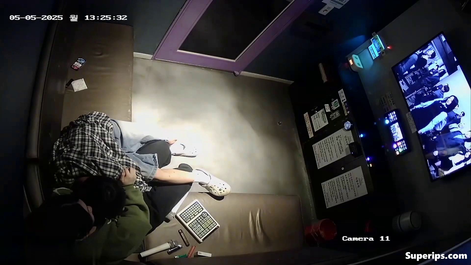 IPCAM – Hot young Korean couple in karaoke IPCAM – Hot young Korean couple in karaoke