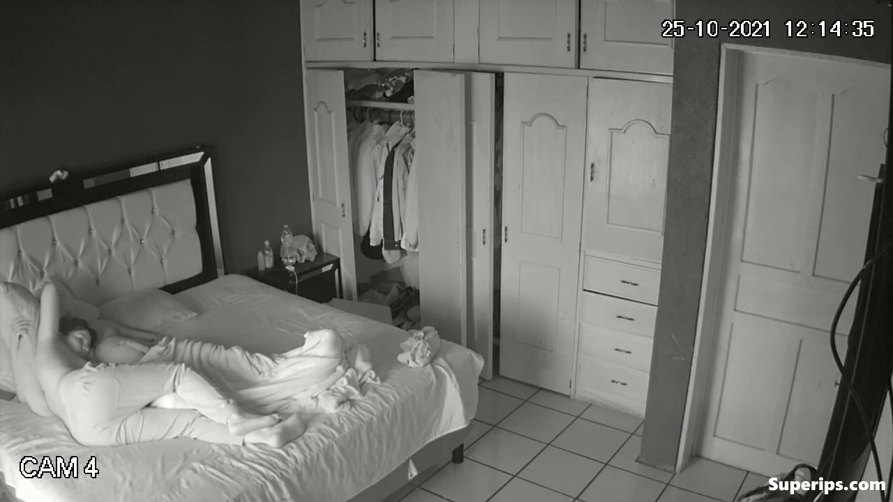 IPCAM – Poor teenage parents fuck in their bed IPCAM – Poor teenage parents fuck in their bed