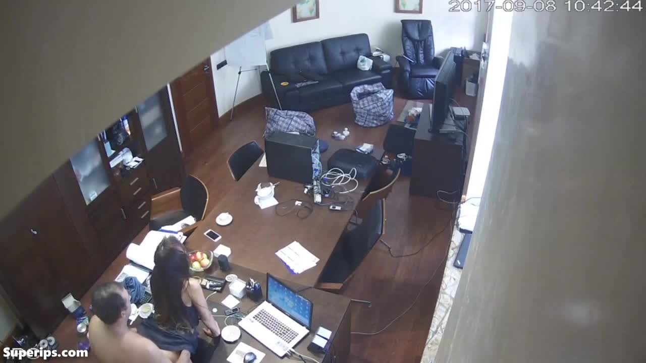 IPCAM – French businessman fucks his secretary IPCAM – French businessman fucks his secretary