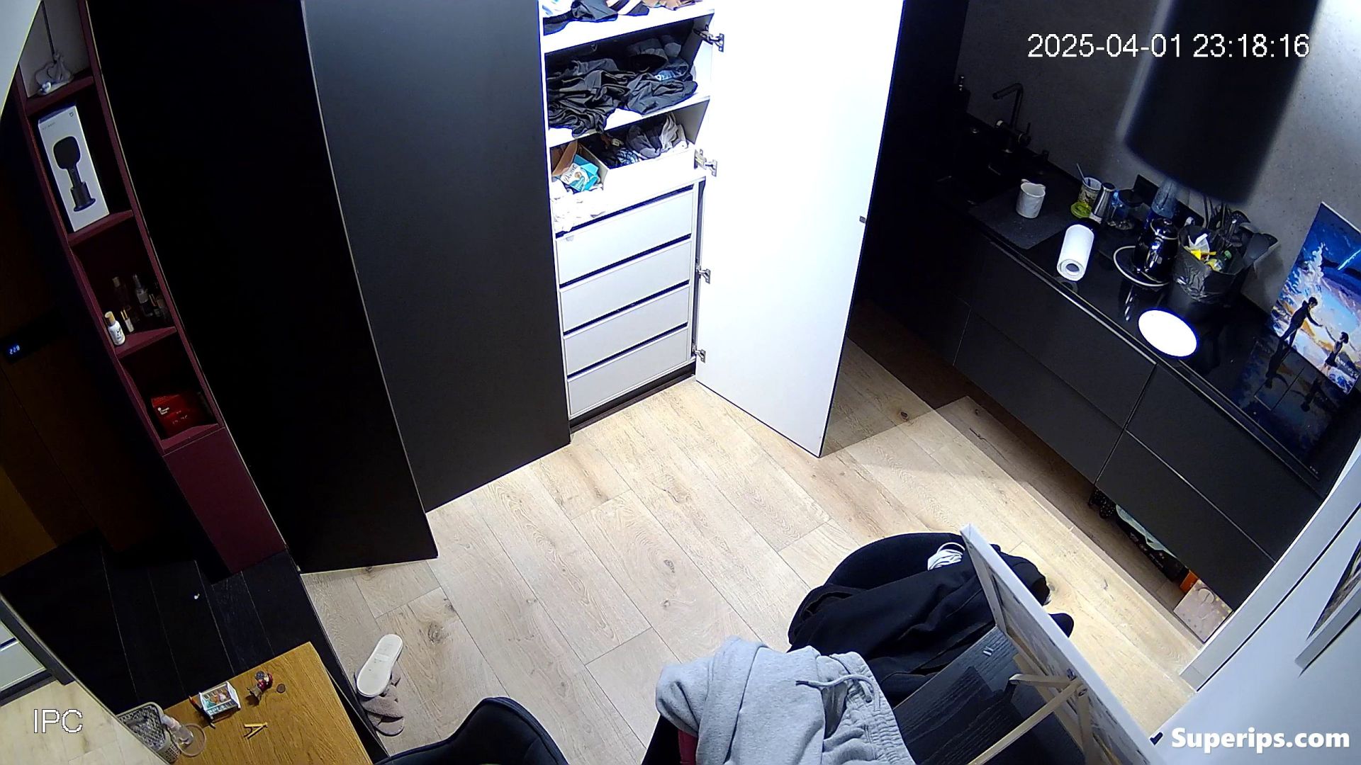 IPCAM – Slavic college girl changes clothes IPCAM – Slavic college girl changes clothes