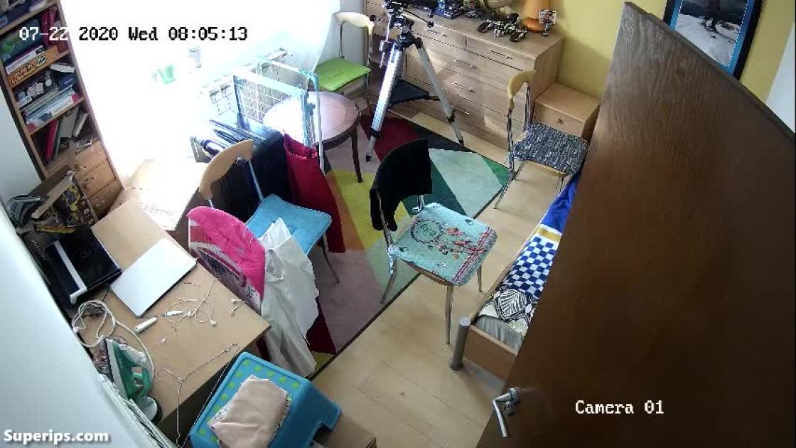 IPCAM – Skinny French teen changes her clothes to go to college IPCAM – Skinny French teen changes her clothes to go to college