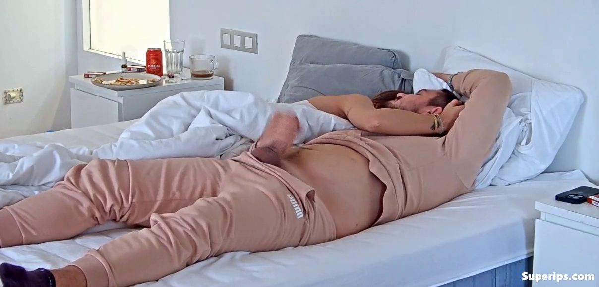 IPCAM – Beautiful French girl gives a deep blowjob IPCAM – Beautiful French girl gives a deep blowjob