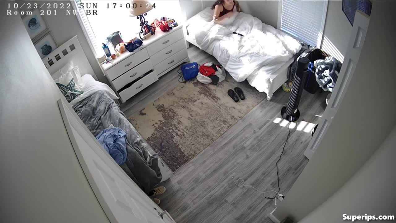 IPCAM – Brunette teenager does sexy dances on her bed IPCAM – Brunette teenager does sexy dances on her bed