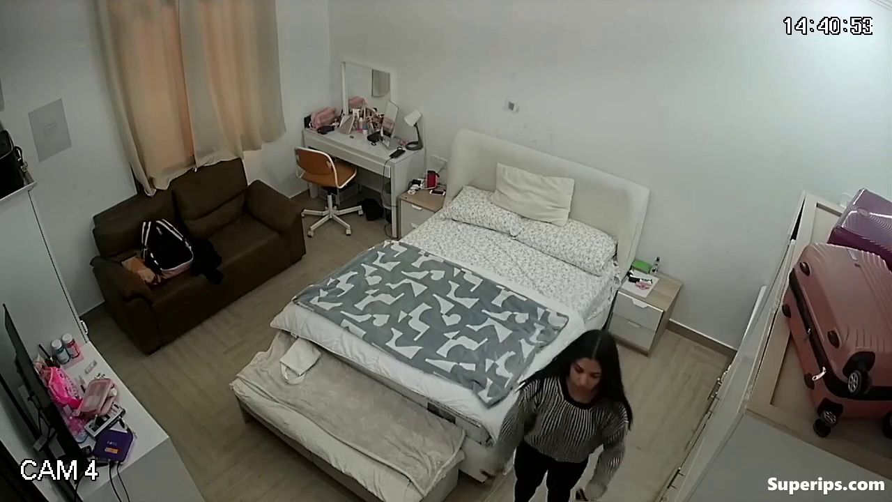 IPCAM – Busty Arab girl changes her clothes IPCAM – Busty Arab girl changes her clothes